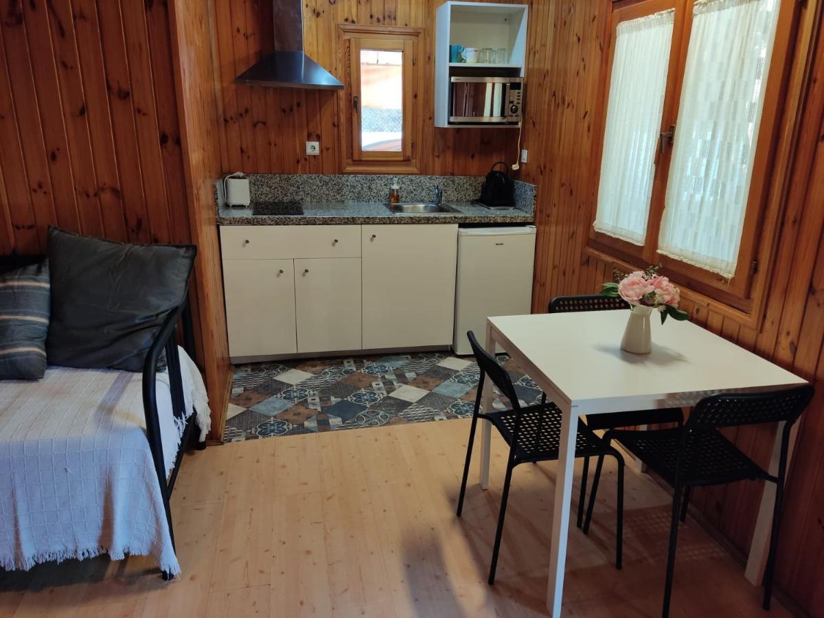 Bungalow con piscina en camping privado cerca de la playa de Torre del Mar Ideal familias Vélez Exterior foto