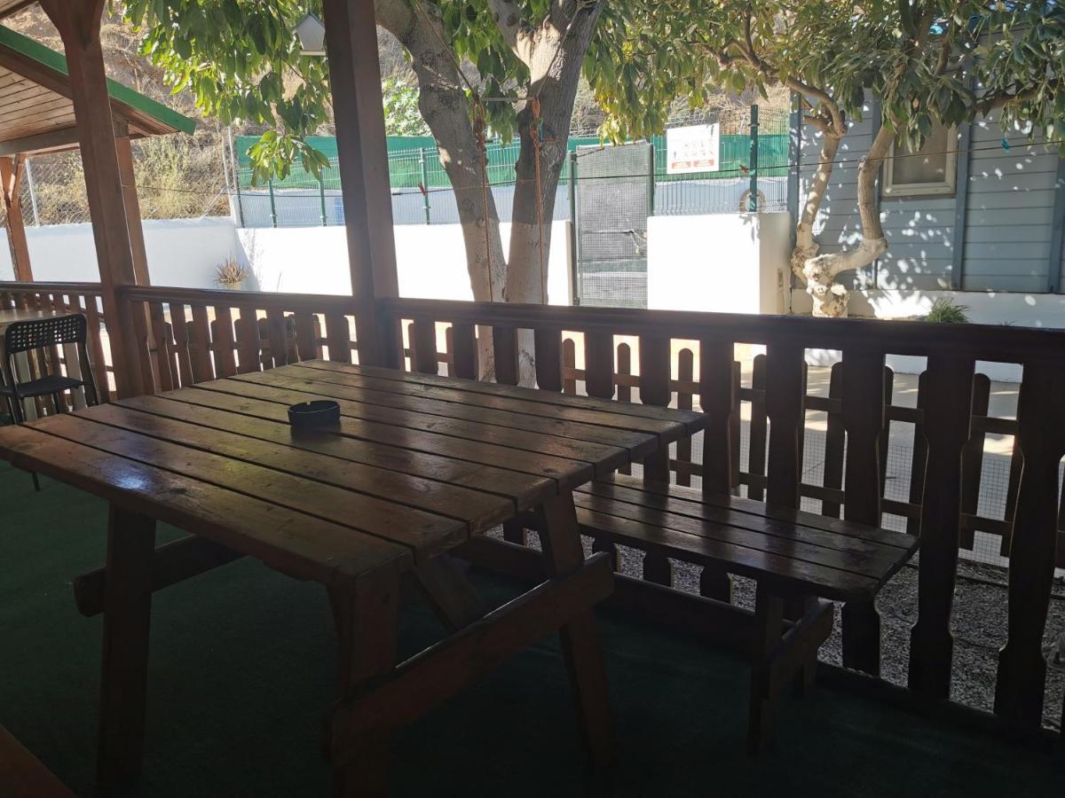Bungalow con piscina en camping privado cerca de la playa de Torre del Mar Ideal familias Vélez Exterior foto