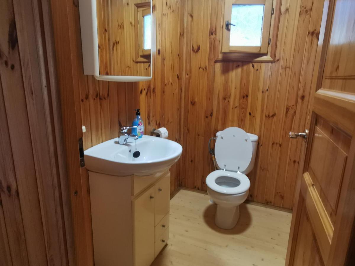 Bungalow con piscina en camping privado cerca de la playa de Torre del Mar Ideal familias Vélez Exterior foto