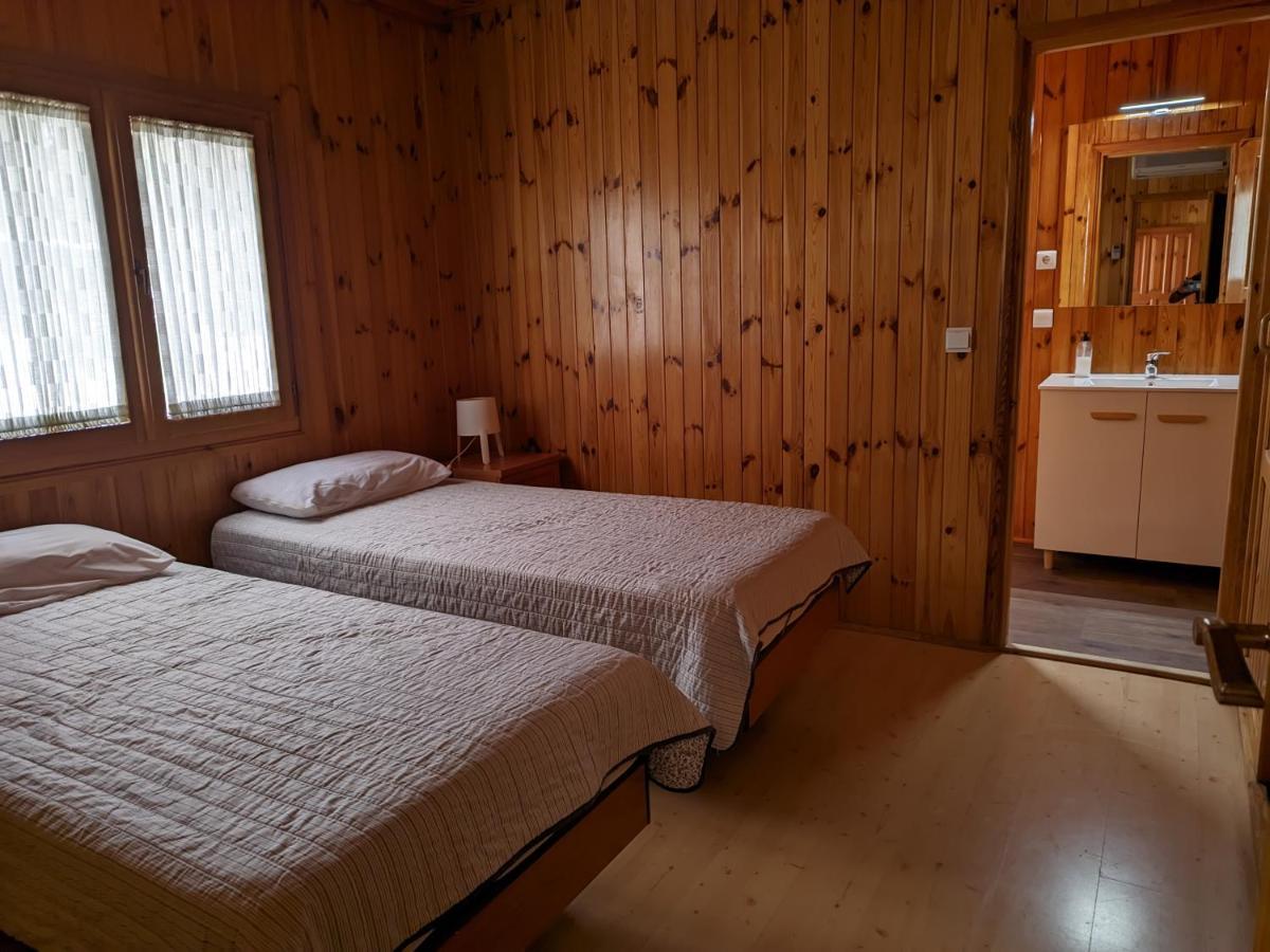 Bungalow con piscina en camping privado cerca de la playa de Torre del Mar Ideal familias Vélez Exterior foto