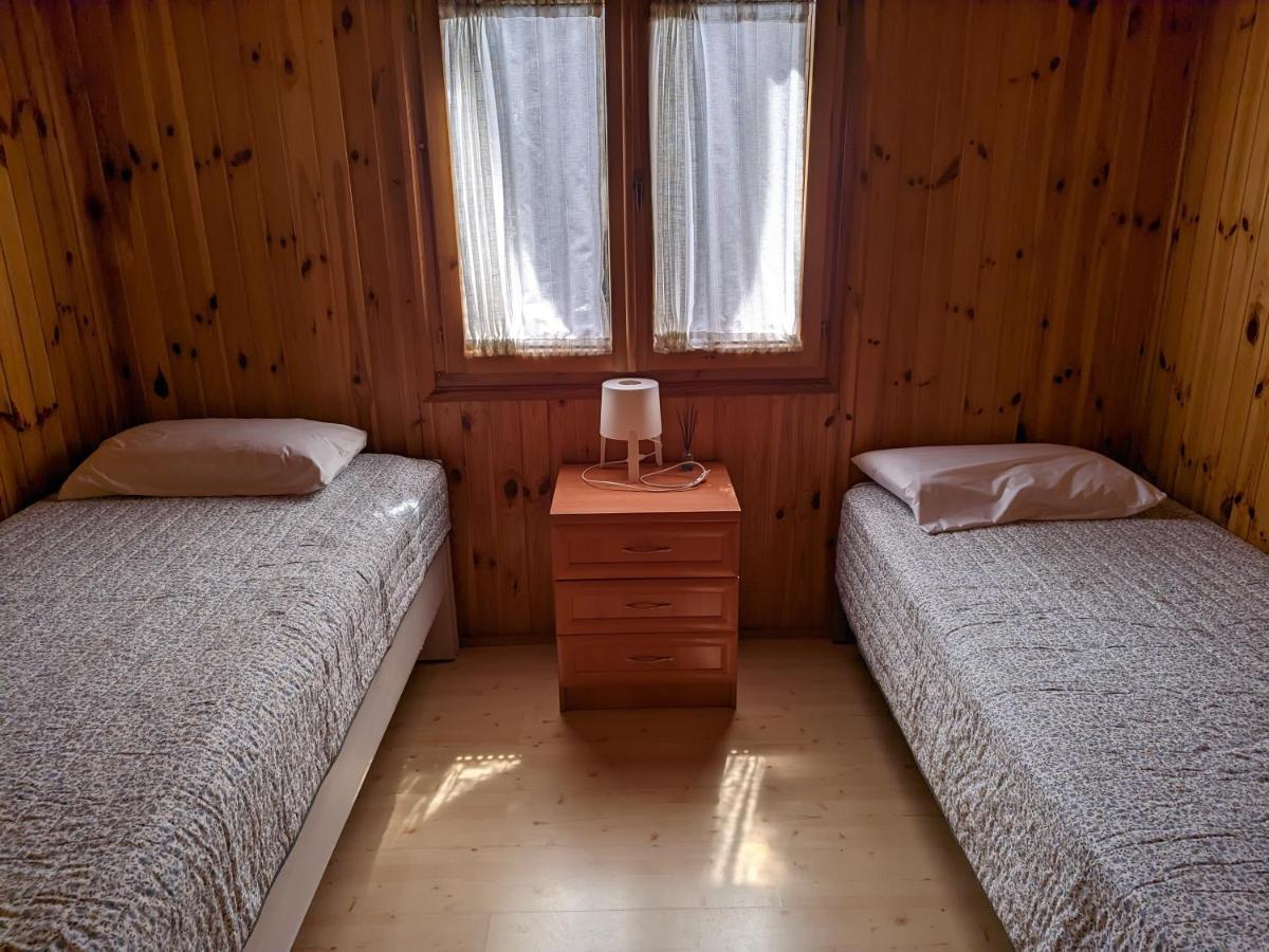 Bungalow con piscina en camping privado cerca de la playa de Torre del Mar Ideal familias Vélez Exterior foto