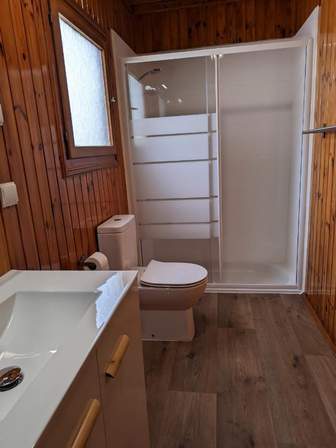 Bungalow con piscina en camping privado cerca de la playa de Torre del Mar Ideal familias Vélez Exterior foto