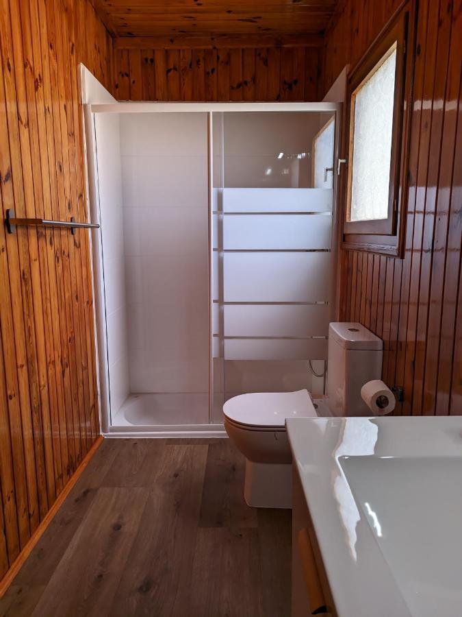 Bungalow con piscina en camping privado cerca de la playa de Torre del Mar Ideal familias Vélez Exterior foto